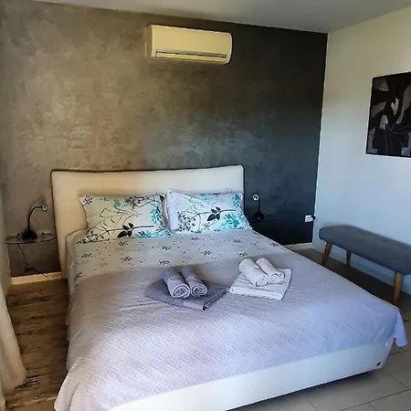 Lucia Exclusive With Parking In The Garage Apartment Porec Exterior photo