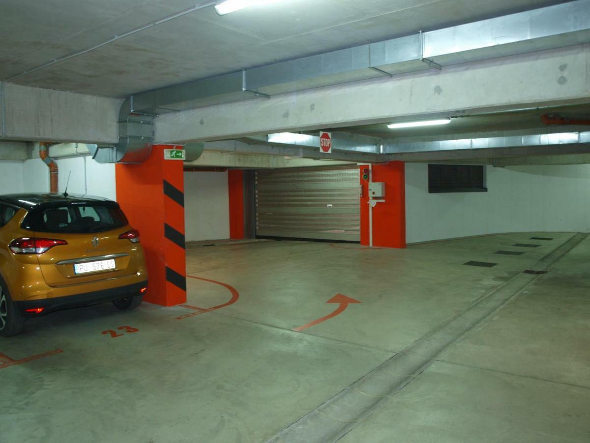 Apartment Lucia Exclusive With Parking In The Garage Porec